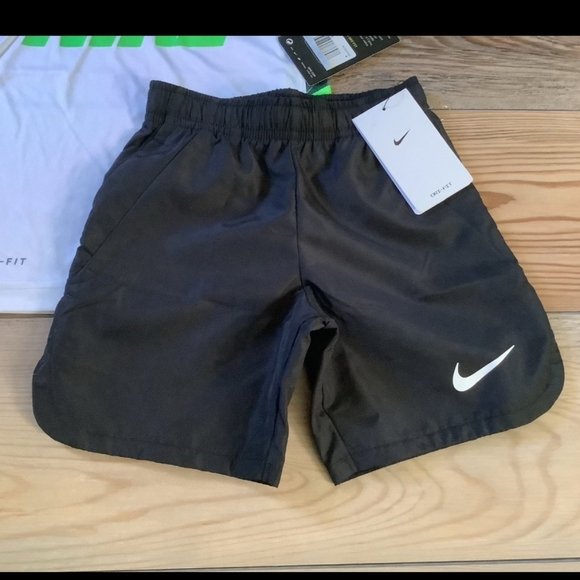 Nike Boys DRIFIT shorts outfit Size 4(NWT) - Picture 3 of 5